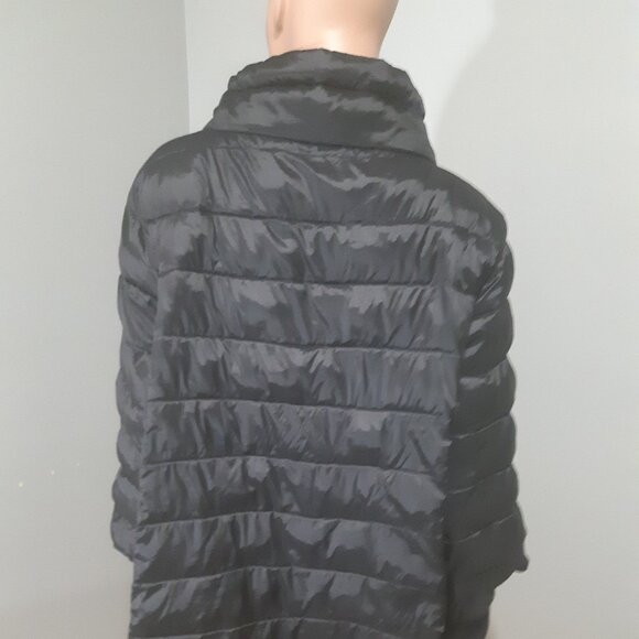 Nuage Luxury Puffer Jacket Size XL Unique Style Light weighted - Picture 7 of 16